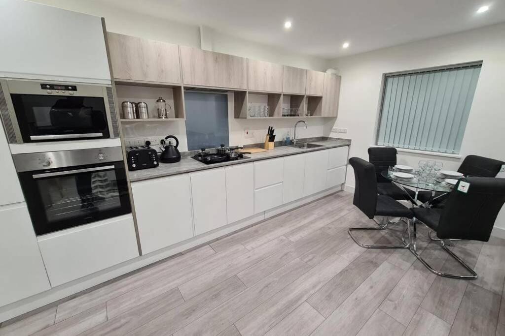 Entire Property Luton 2 Bedroom Apartment Home From Home Great Location Екстер'єр фото