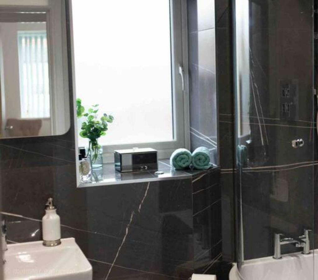 Entire Property Luton 2 Bedroom Apartment Home From Home Great Location Екстер'єр фото